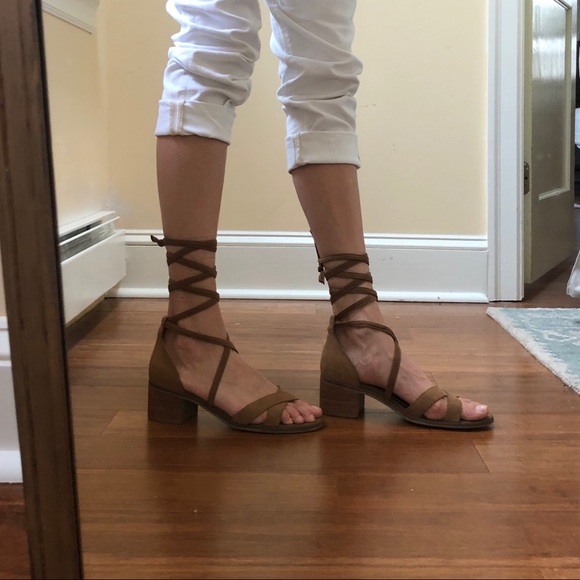 Steve Madden Shoes - 🧸 Brown Steve Madden lace up sandals size 9 🧸